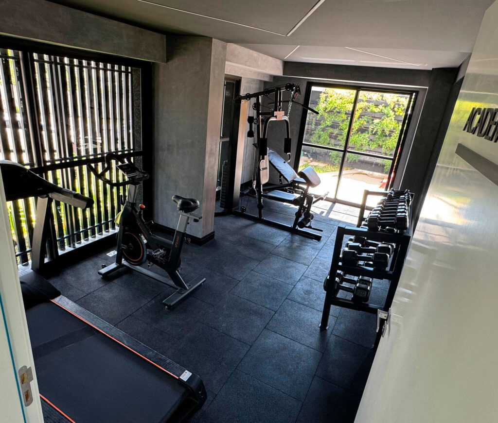 ACADEMIA - ÀREA COMUM